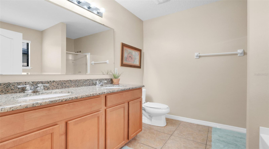 DAVENPORT, Florida 33896, 6 Bedrooms Bedrooms, ,5 BathroomsBathrooms,Residential,For Sale,CYPRESS POINTE,0,MFRO6342213