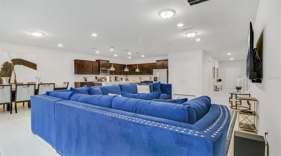 DAVENPORT, Florida 33897, 10 Bedrooms Bedrooms, ,8 BathroomsBathrooms,Residential,For Sale,MAHALO,0,MFRO6353705