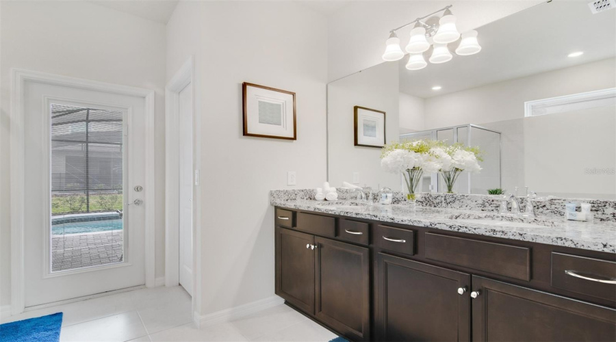 DAVENPORT, Florida 33897, 10 Bedrooms Bedrooms, ,8 BathroomsBathrooms,Residential,For Sale,MAHALO,0,MFRO6353705
