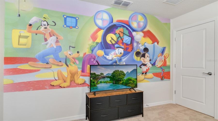 DAVENPORT, Florida 33897, 10 Bedrooms Bedrooms, ,8 BathroomsBathrooms,Residential,For Sale,MAHALO,0,MFRO6353705