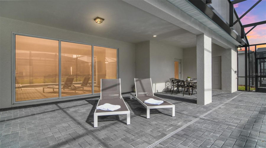 DAVENPORT, Florida 33897, 10 Bedrooms Bedrooms, ,8 BathroomsBathrooms,Residential,For Sale,MAHALO,0,MFRO6353705