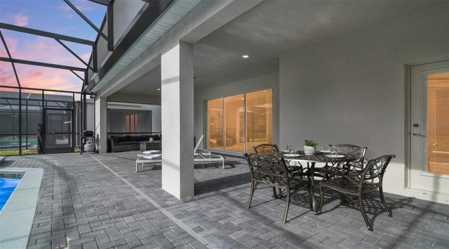 DAVENPORT, Florida 33897, 10 Bedrooms Bedrooms, ,8 BathroomsBathrooms,Residential,For Sale,MAHALO,0,MFRO6353705
