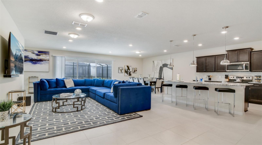 DAVENPORT, Florida 33897, 10 Bedrooms Bedrooms, ,8 BathroomsBathrooms,Residential,For Sale,MAHALO,0,MFRO6353705