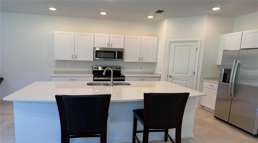 KISSIMMEE, Florida 34746, 3 Bedrooms Bedrooms, ,2 BathroomsBathrooms,Residential,For Sale,CIRCLE HOOK ST,0,MFRO6352951