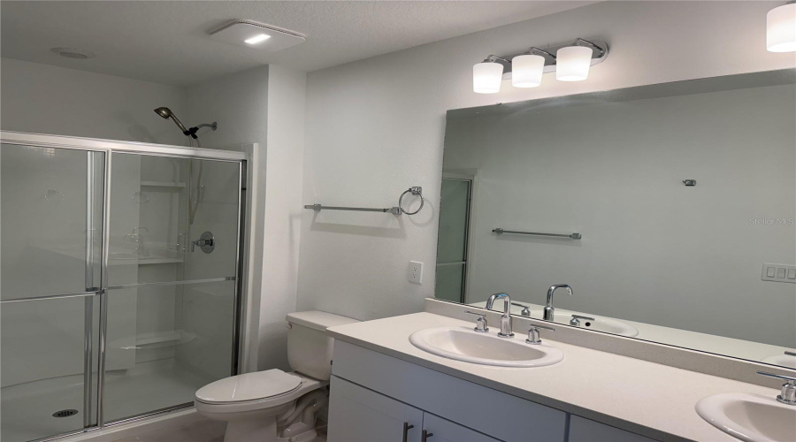 KISSIMMEE, Florida 34746, 3 Bedrooms Bedrooms, ,2 BathroomsBathrooms,Residential,For Sale,CIRCLE HOOK ST,0,MFRO6352951
