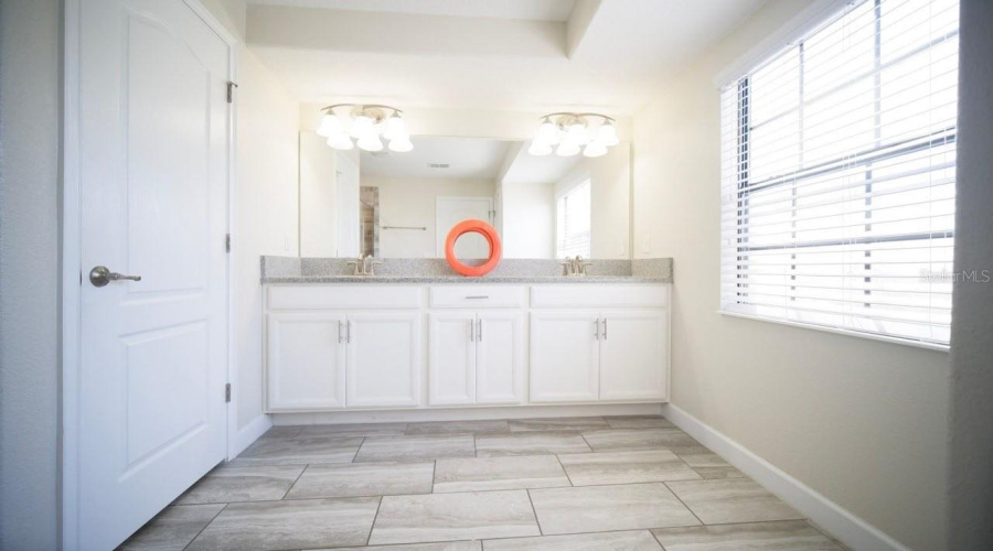 DAVENPORT, Florida 33896, 4 Bedrooms Bedrooms, ,4 BathroomsBathrooms,Residential,For Sale,SHINNECOCK HILLS,0,MFRS5136678