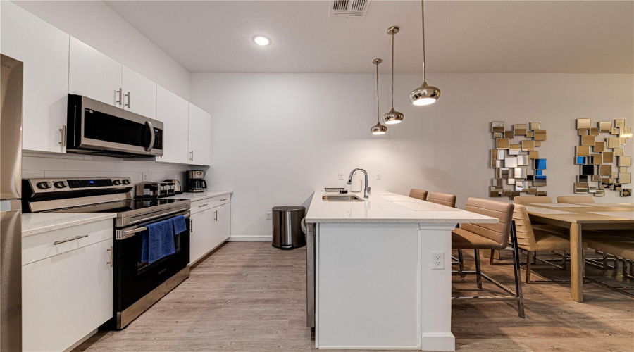 DAVENPORT, Florida 33896, 5 Bedrooms Bedrooms, ,4 BathroomsBathrooms,Residential,For Sale,TRIKOMO,0,MFRO6353858