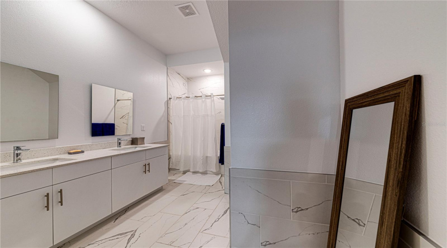 DAVENPORT, Florida 33896, 5 Bedrooms Bedrooms, ,4 BathroomsBathrooms,Residential,For Sale,TRIKOMO,0,MFRO6353858