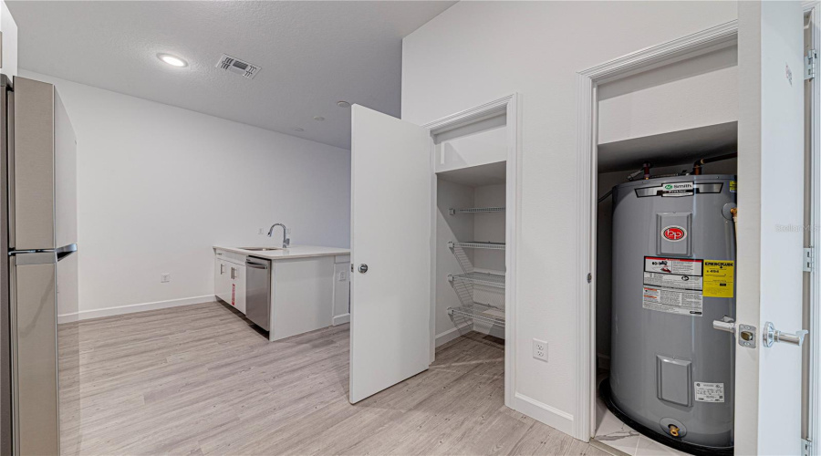 DAVENPORT, Florida 33896, 5 Bedrooms Bedrooms, ,4 BathroomsBathrooms,Residential,For Sale,FAMAGUSTA,0,MFRO6353835