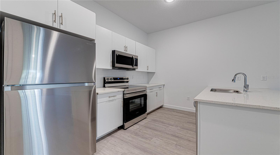 DAVENPORT, Florida 33896, 5 Bedrooms Bedrooms, ,4 BathroomsBathrooms,Residential,For Sale,FAMAGUSTA,0,MFRO6353835