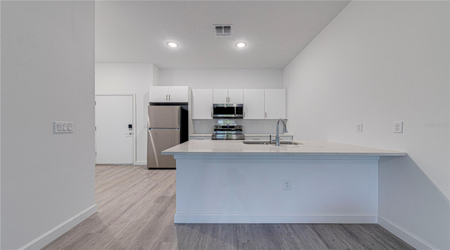 DAVENPORT, Florida 33896, 5 Bedrooms Bedrooms, ,4 BathroomsBathrooms,Residential,For Sale,FAMAGUSTA,0,MFRO6353835