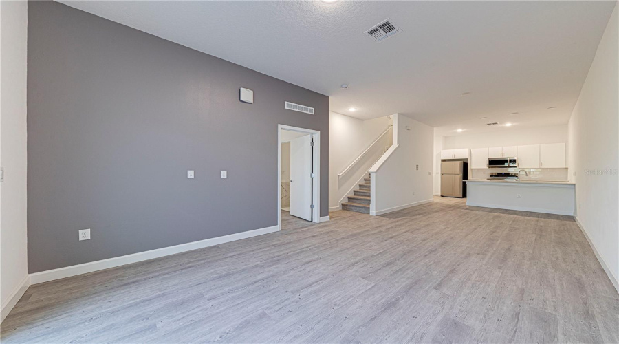 DAVENPORT, Florida 33896, 5 Bedrooms Bedrooms, ,4 BathroomsBathrooms,Residential,For Sale,FAMAGUSTA,0,MFRO6353835