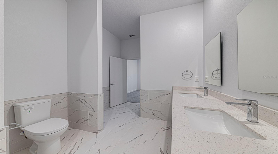 DAVENPORT, Florida 33896, 5 Bedrooms Bedrooms, ,4 BathroomsBathrooms,Residential,For Sale,FAMAGUSTA,0,MFRO6353835