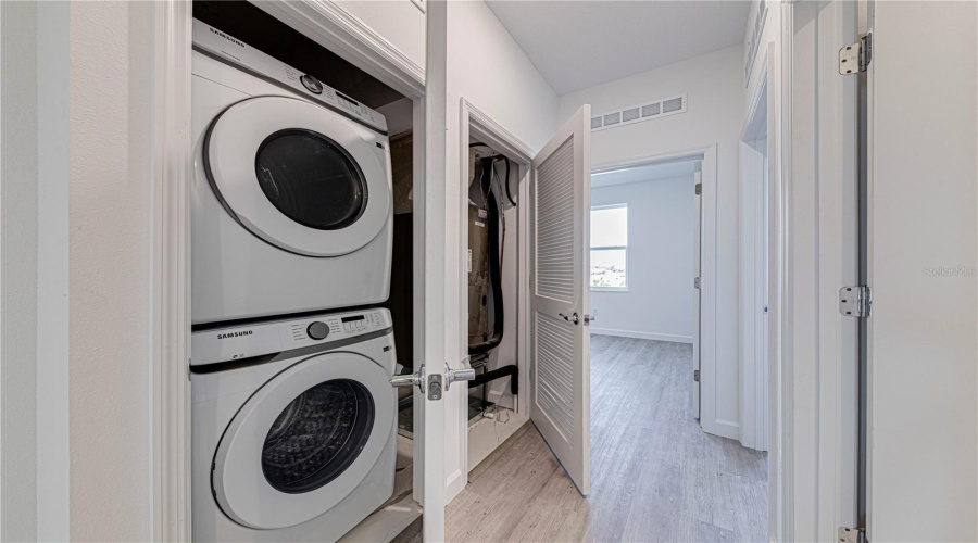 DAVENPORT, Florida 33896, 5 Bedrooms Bedrooms, ,4 BathroomsBathrooms,Residential,For Sale,FAMAGUSTA,0,MFRO6353835