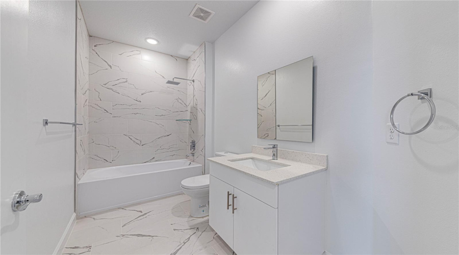 DAVENPORT, Florida 33896, 5 Bedrooms Bedrooms, ,4 BathroomsBathrooms,Residential,For Sale,FAMAGUSTA,0,MFRO6353835