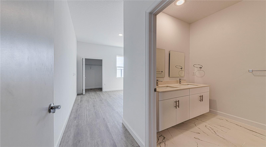 DAVENPORT, Florida 33896, 5 Bedrooms Bedrooms, ,4 BathroomsBathrooms,Residential,For Sale,FAMAGUSTA,0,MFRO6353835