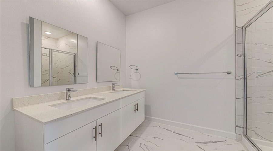 DAVENPORT, Florida 33896, 5 Bedrooms Bedrooms, ,4 BathroomsBathrooms,Residential,For Sale,FAMAGUSTA,0,MFRO6353835