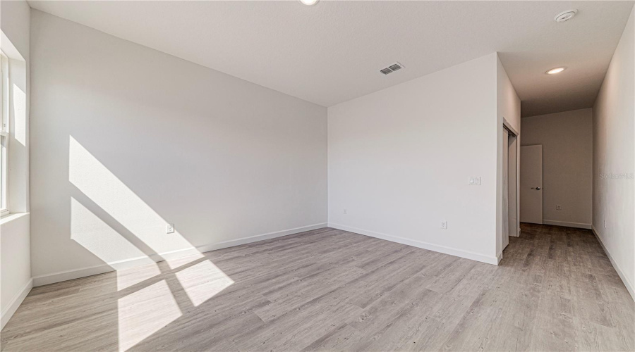 DAVENPORT, Florida 33896, 5 Bedrooms Bedrooms, ,4 BathroomsBathrooms,Residential,For Sale,FAMAGUSTA,0,MFRO6353835