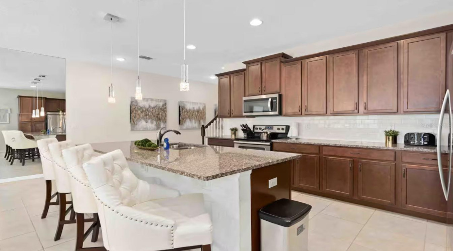 KISSIMMEE, Florida 34747, 5 Bedrooms Bedrooms, ,4 BathroomsBathrooms,Residential,For Sale,CAREY PALM,0,MFRO6352447