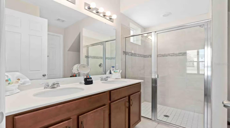 KISSIMMEE, Florida 34747, 5 Bedrooms Bedrooms, ,4 BathroomsBathrooms,Residential,For Sale,CAREY PALM,0,MFRO6352447