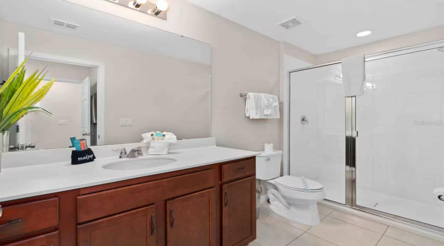 KISSIMMEE, Florida 34747, 5 Bedrooms Bedrooms, ,4 BathroomsBathrooms,Residential,For Sale,CAREY PALM,0,MFRO6352447