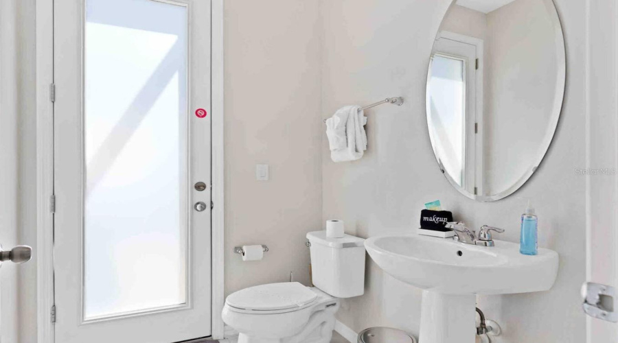 1/2 Bath