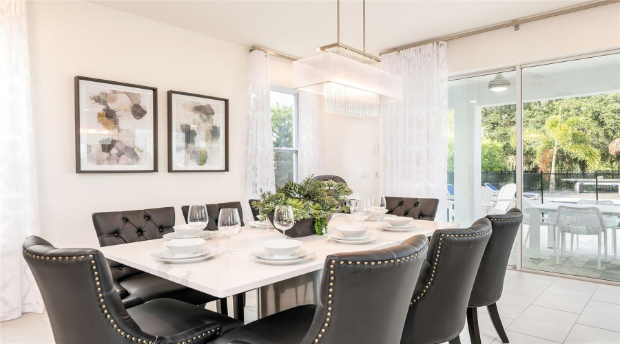 Dining Area Dining Area