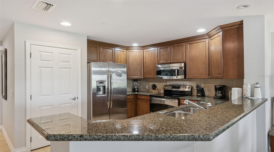 REUNION, Florida 34747, 3 Bedrooms Bedrooms, ,3 BathroomsBathrooms,Residential,For Sale,SUNSET VIEW,0,MFRO6352145