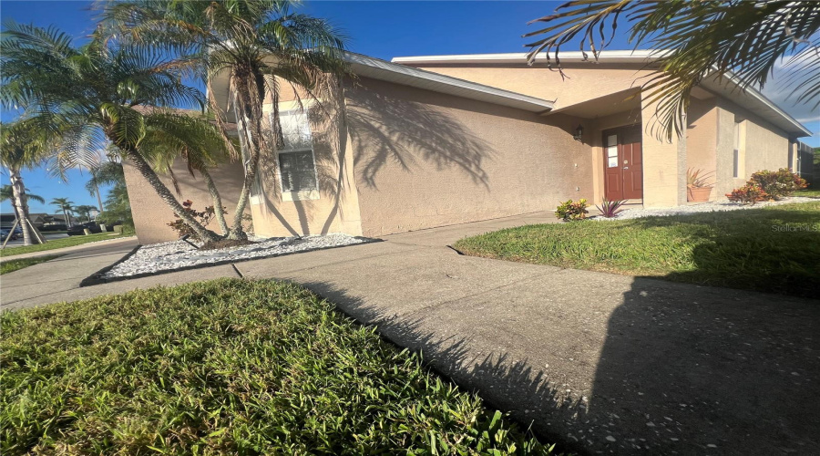 DAVENPORT, Florida 33837, 4 Bedrooms Bedrooms, ,3 BathroomsBathrooms,Residential,For Sale,HIGH POINT,0,MFRO6353115
