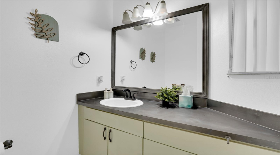 KISSIMMEE, Florida 34746, 3 Bedrooms Bedrooms, ,2 BathroomsBathrooms,Residential,For Sale,VERO BEACH,0,MFRO6354176