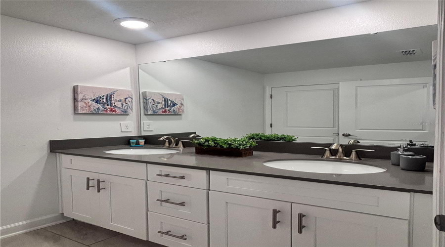 KISSIMMEE, Florida 34746, 4 Bedrooms Bedrooms, ,3 BathroomsBathrooms,Residential,For Sale,SCENE,0,MFRS5137043