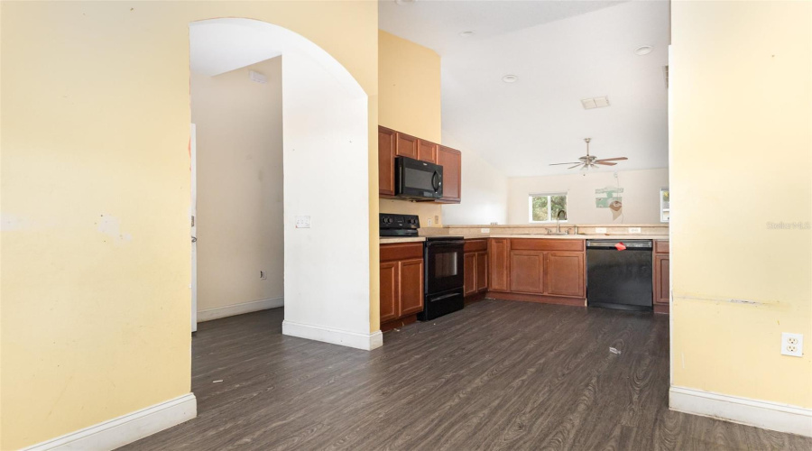 DAVENPORT, Florida 33896, 3 Bedrooms Bedrooms, ,2 BathroomsBathrooms,Residential,For Sale,PARADISE WOODS,0,MFRTB8439417