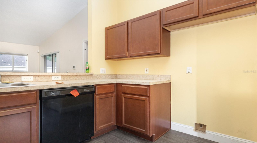 DAVENPORT, Florida 33896, 3 Bedrooms Bedrooms, ,2 BathroomsBathrooms,Residential,For Sale,PARADISE WOODS,0,MFRTB8439417