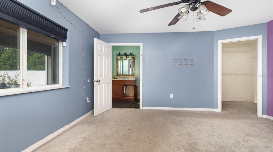 DAVENPORT, Florida 33896, 3 Bedrooms Bedrooms, ,2 BathroomsBathrooms,Residential,For Sale,PARADISE WOODS,0,MFRTB8439417
