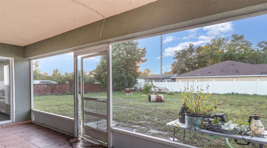 DAVENPORT, Florida 33896, 3 Bedrooms Bedrooms, ,2 BathroomsBathrooms,Residential,For Sale,PARADISE WOODS,0,MFRTB8439417
