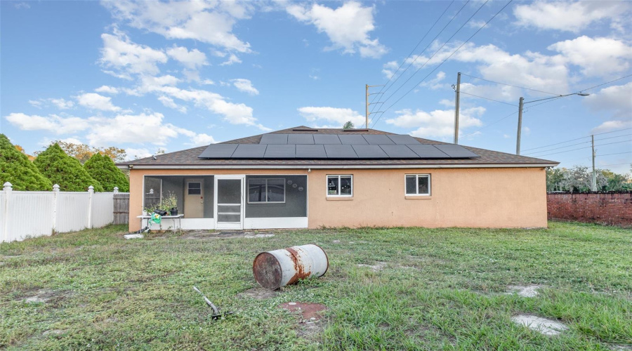 DAVENPORT, Florida 33896, 3 Bedrooms Bedrooms, ,2 BathroomsBathrooms,Residential,For Sale,PARADISE WOODS,0,MFRTB8439417