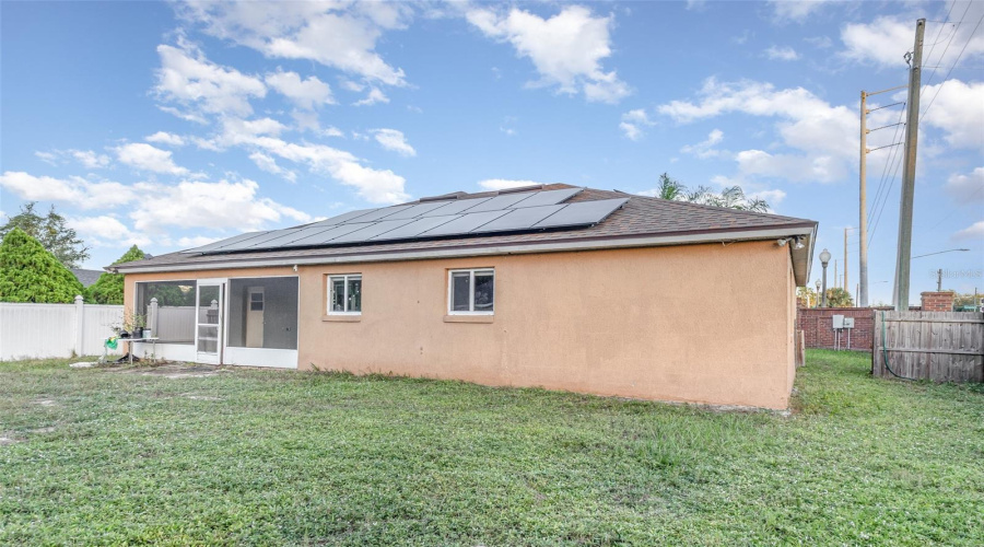 DAVENPORT, Florida 33896, 3 Bedrooms Bedrooms, ,2 BathroomsBathrooms,Residential,For Sale,PARADISE WOODS,0,MFRTB8439417