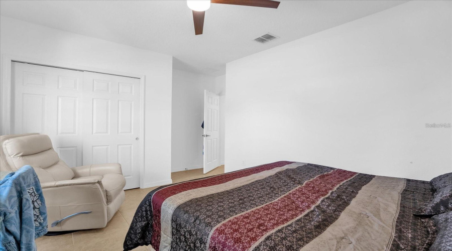 KISSIMMEE, Florida 34746, 4 Bedrooms Bedrooms, ,2 BathroomsBathrooms,Residential,For Sale,KINGFISHER,0,MFRO6354378