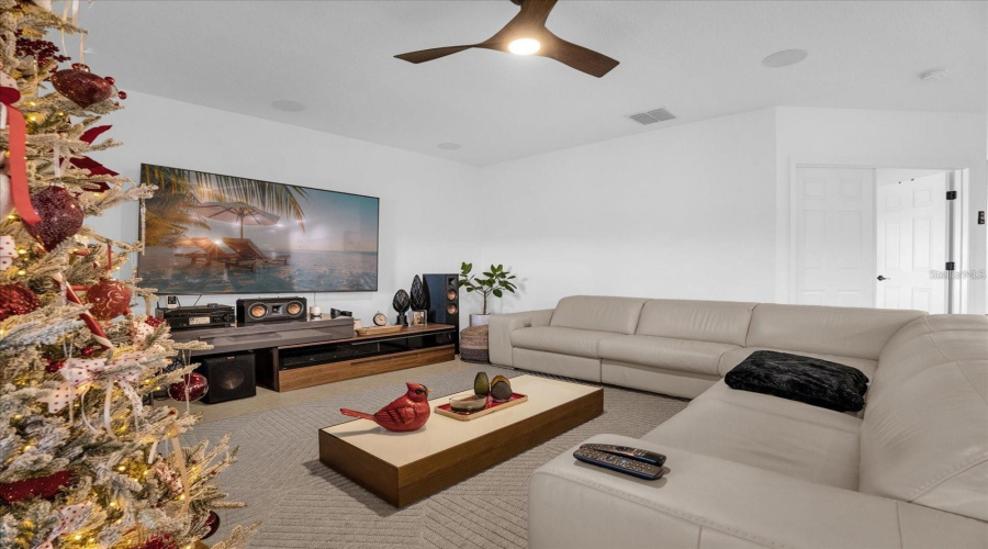 KISSIMMEE, Florida 34746, 4 Bedrooms Bedrooms, ,2 BathroomsBathrooms,Residential,For Sale,KINGFISHER,0,MFRO6354378