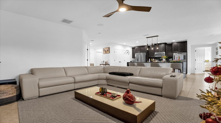KISSIMMEE, Florida 34746, 4 Bedrooms Bedrooms, ,2 BathroomsBathrooms,Residential,For Sale,KINGFISHER,0,MFRO6354378