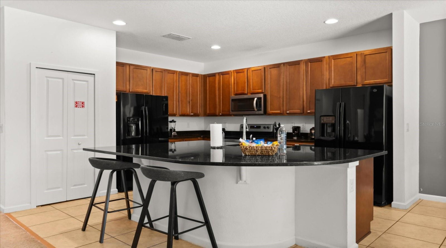 KISSIMMEE, Florida 34746, 8 Bedrooms Bedrooms, ,5 BathroomsBathrooms,Residential,For Sale,CABELLO,0,MFRO6262706