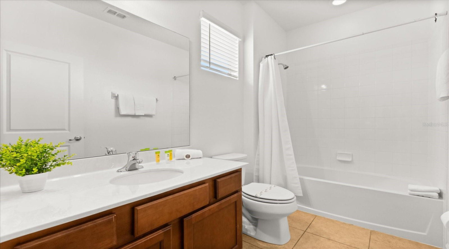 KISSIMMEE, Florida 34746, 8 Bedrooms Bedrooms, ,5 BathroomsBathrooms,Residential,For Sale,CABELLO,0,MFRO6262706