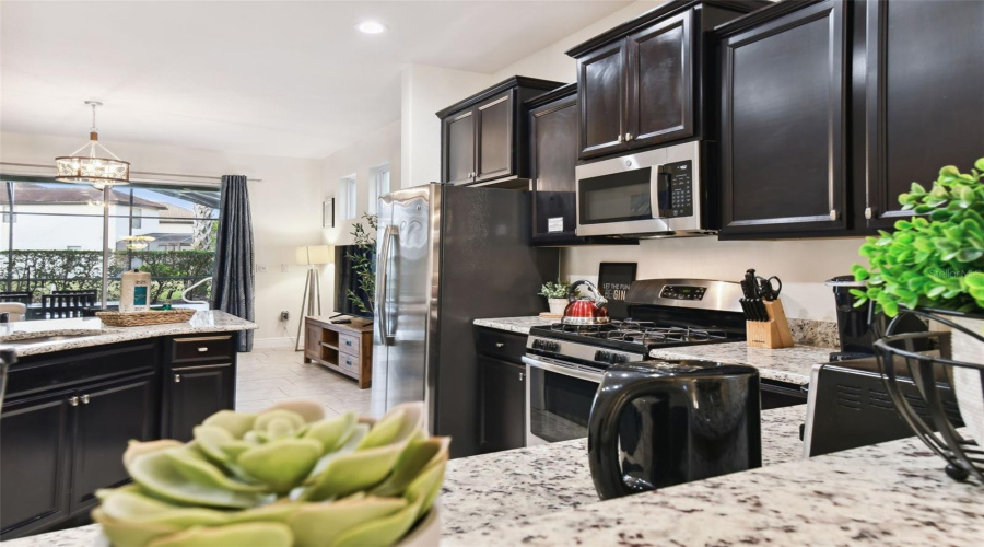 DAVENPORT, Florida 33837, 6 Bedrooms Bedrooms, ,4 BathroomsBathrooms,Residential,For Sale,OAKBOURNE,0,MFRS5136966