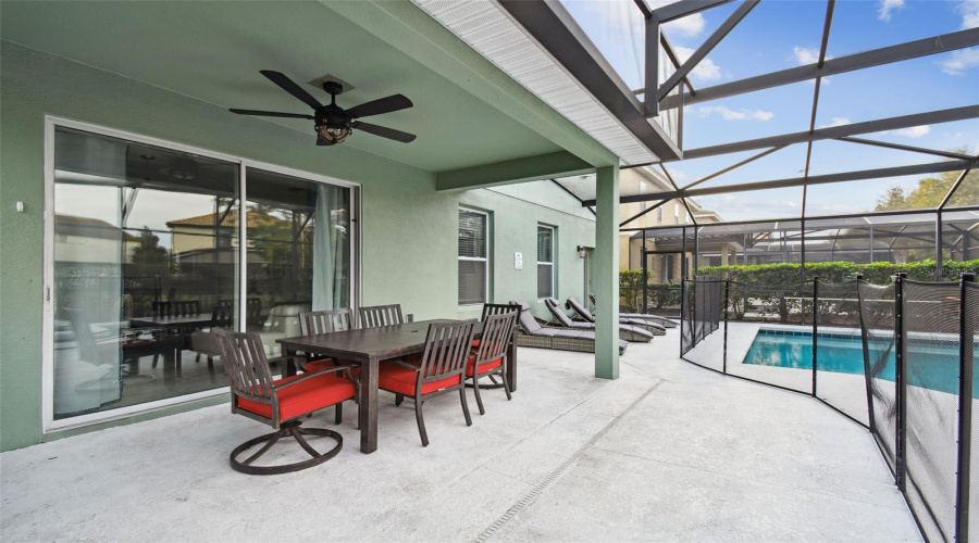 DAVENPORT, Florida 33837, 6 Bedrooms Bedrooms, ,4 BathroomsBathrooms,Residential,For Sale,OAKBOURNE,0,MFRS5136966