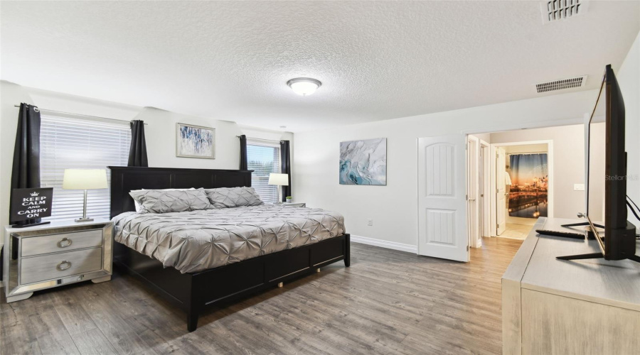 DAVENPORT, Florida 33837, 6 Bedrooms Bedrooms, ,4 BathroomsBathrooms,Residential,For Sale,OAKBOURNE,0,MFRS5136966