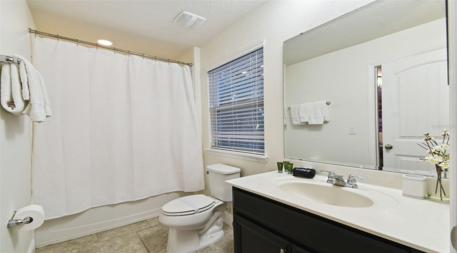 DAVENPORT, Florida 33837, 6 Bedrooms Bedrooms, ,4 BathroomsBathrooms,Residential,For Sale,OAKBOURNE,0,MFRS5136966