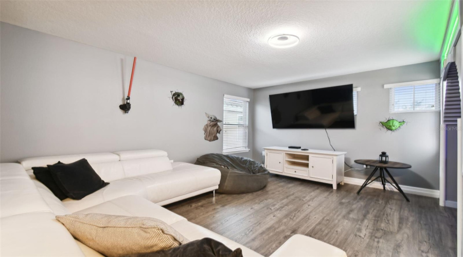 DAVENPORT, Florida 33837, 6 Bedrooms Bedrooms, ,4 BathroomsBathrooms,Residential,For Sale,OAKBOURNE,0,MFRS5136966