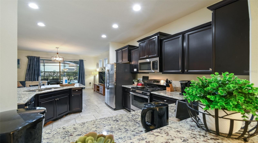 DAVENPORT, Florida 33837, 6 Bedrooms Bedrooms, ,4 BathroomsBathrooms,Residential,For Sale,OAKBOURNE,0,MFRS5136966