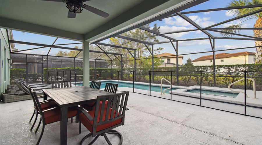 DAVENPORT, Florida 33837, 6 Bedrooms Bedrooms, ,4 BathroomsBathrooms,Residential,For Sale,OAKBOURNE,0,MFRS5136966