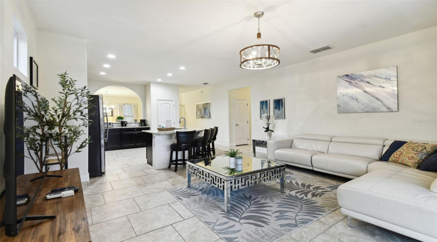 DAVENPORT, Florida 33837, 6 Bedrooms Bedrooms, ,4 BathroomsBathrooms,Residential,For Sale,OAKBOURNE,0,MFRS5136966